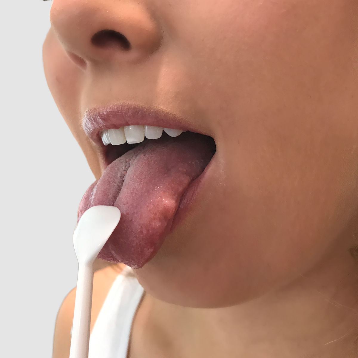 cleaning tongue surface 