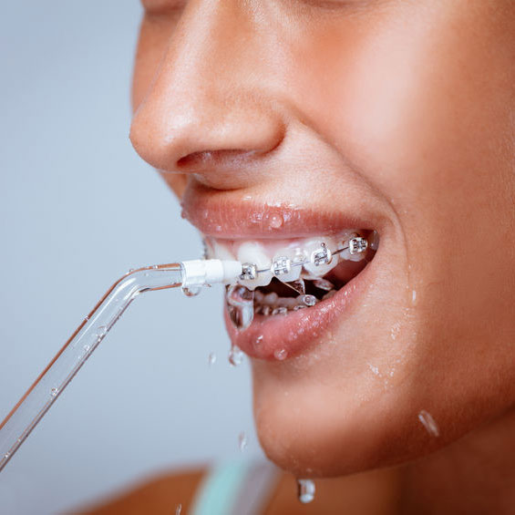 Water Flossing Orthodontic Brush